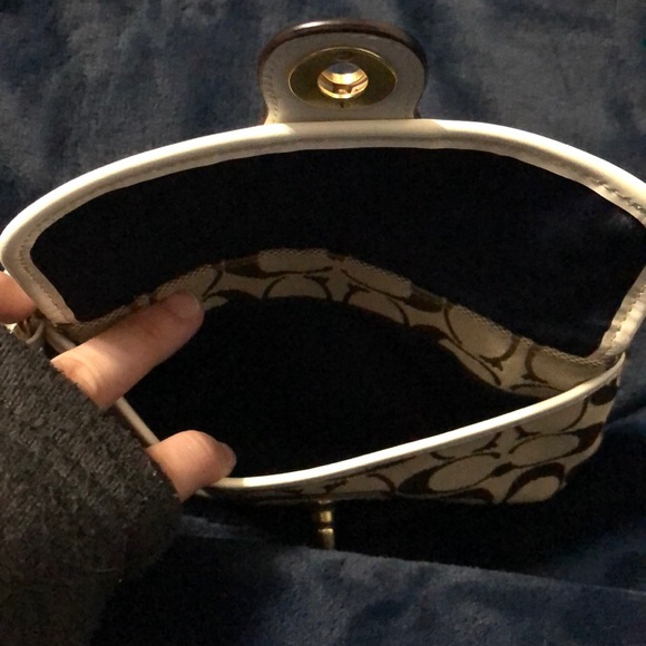 Coach wristlet - Picture 3 of 5